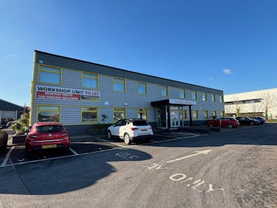 Suite 3, First Floor, De Clare House, Caerphilly, Office To Let - De Clare House 00.jpg