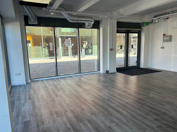 Unit 10, Elms Walk, Wokingham, Retail To Let - 6.jpg