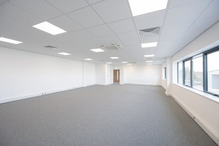 Unit 2, Metroplex Park, Tolworth, Industrial / Warehouse To Let - Metroplex Unit 2-7.jpg