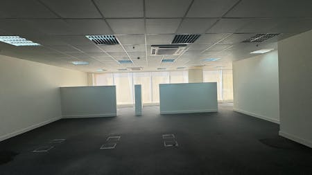 Showroom / Office Space, Bait Al Falaj, Darsite, Office To Let - Ruwi 700 sqm  13.jpeg