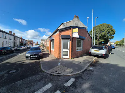 33 Taylor Street, Bury, Restaurant / Cafe / Retail To Let - 1000063329.jpg