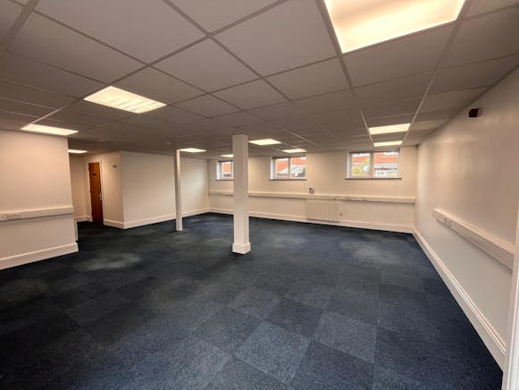 The Courtyard, Milton Road, Aylesbury, Offices / Offices To Let - WhatsApp Image 2026-04-02 at 15.50.39.jpeg