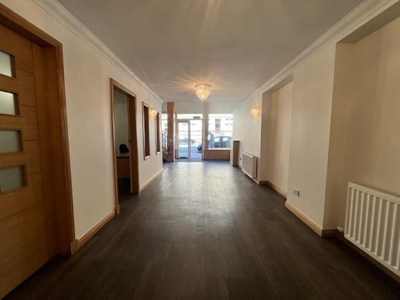 644 Alexandra Parade, Glasgow, Retail To Let - PHOTO20230531070621 11.jpg