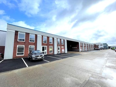 Unit 4, Hawley Lane Trade Centre, Farnborough, Industrial To Let - IMG_4786.JPEG