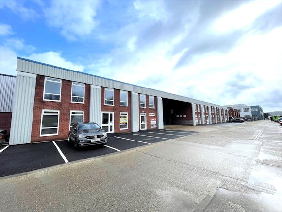 Unit 4, Hawley Lane Trade Centre, Farnborough, Industrial To Let - IMG_4786.JPEG