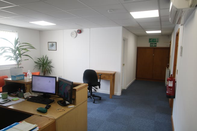 378 Charminster Road, Bournemouth, Office To Let - IMG_0428.JPG