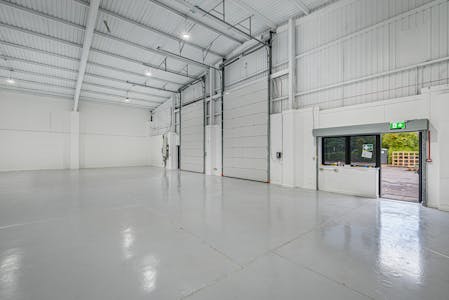 Unit 7 Plane Tree Crescent, Feltham, Warehouse To Let - Plane Tree 12.jpg
