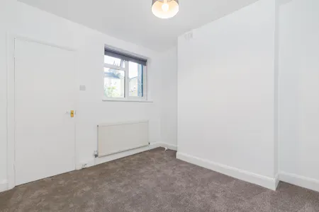 Tuskar Street, London, Maisonette To Let - Daniel_Watney97B_Tuskar_Street6.jpg