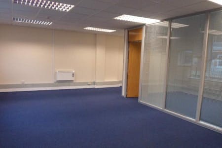 5 Eastgate Court, Guildford, Office To Let - 154bdd42d8f34e24e7949954cf2550fa3804ced9.jpg
