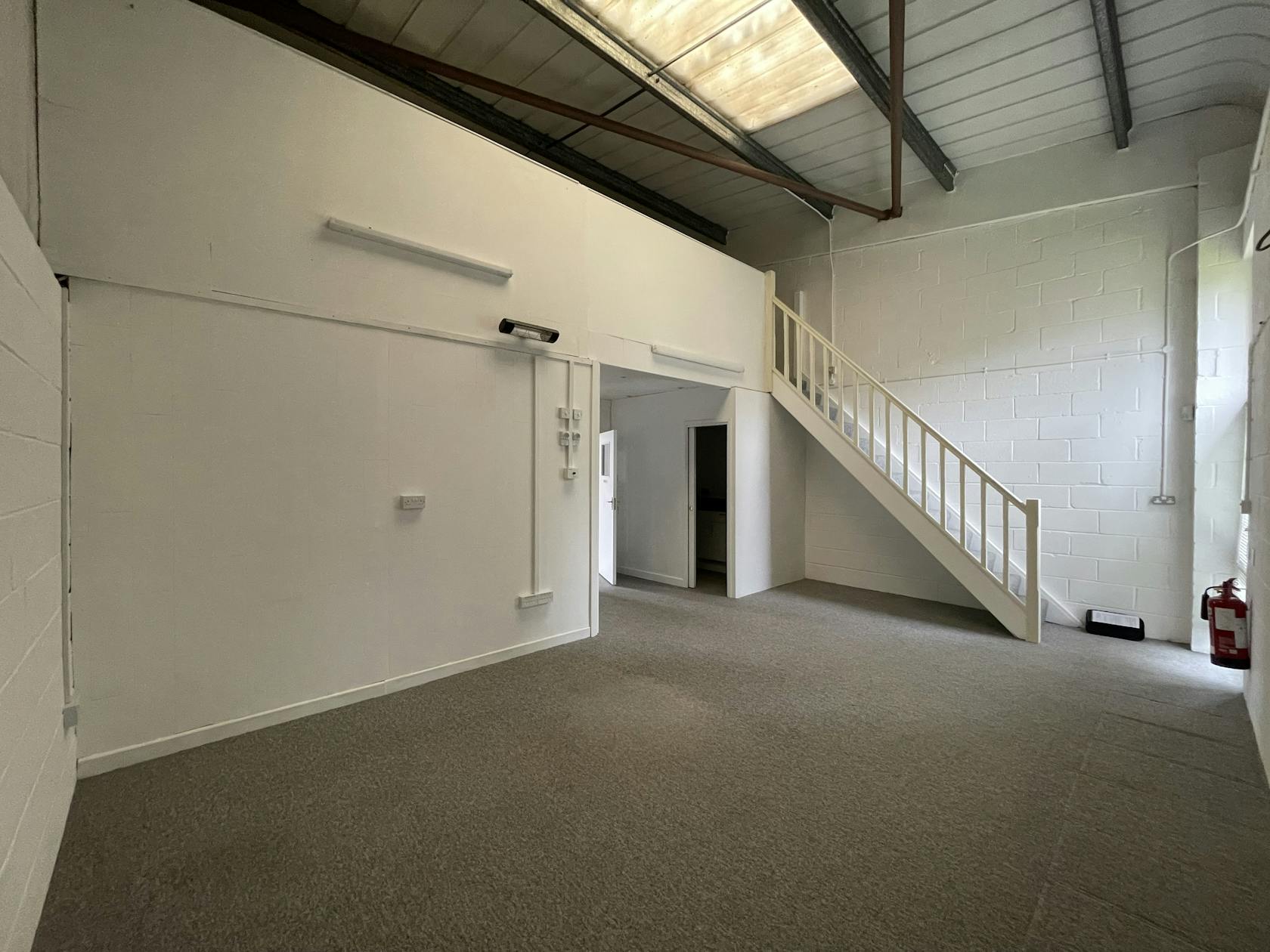 9 Farnham Business Centre, Farnham, Offices To Let - IMG_2578.jpg