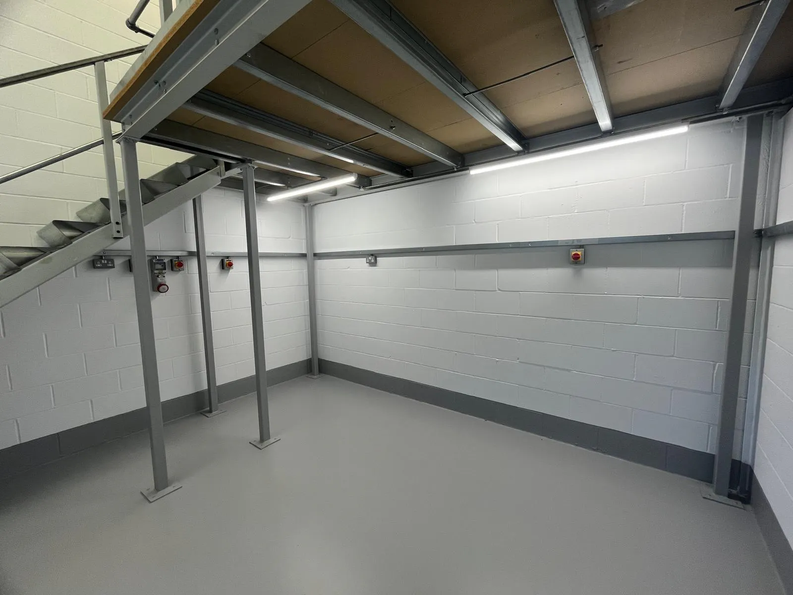 Unit 1, Space Business Centre, Aylesbury, Industrial For Sale - Image (3).jpg