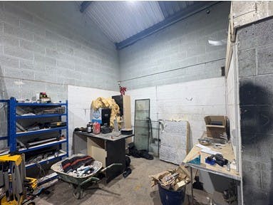 Industrial Unit in Worksop - photo 3