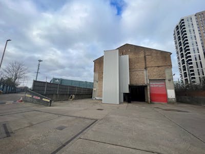 Cadogan House, White City, Warehouse To Let - Cadogan 2.jpg