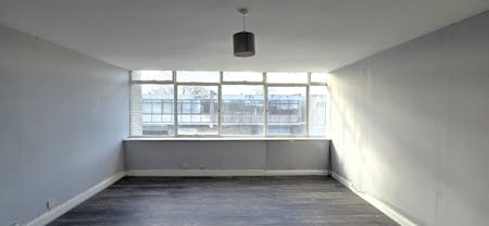Unit 13 & Unit 14, Lyndean Industrial Estate, London, Industrial To Let - 20260224_135314 - Edited.jpg