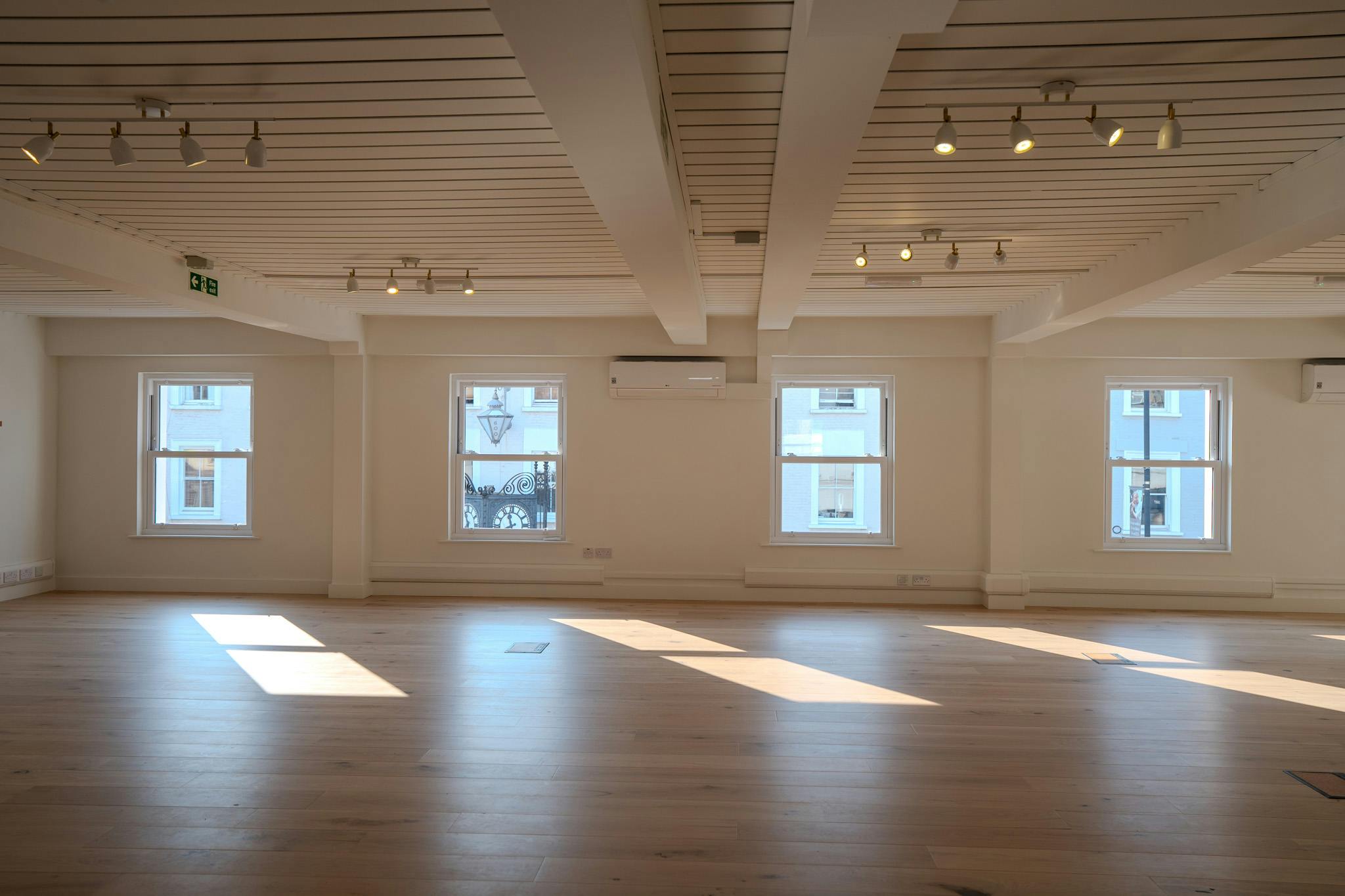 First floor office, 591-593 Kings Road, Fulham, Office To Let - DSC00147 194415.jpg