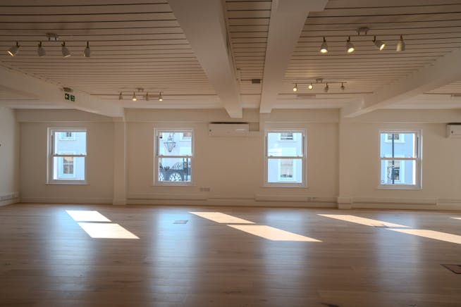 First floor office, 591-593 Kings Road, Fulham, Office To Let - DSC00147 194415.jpg