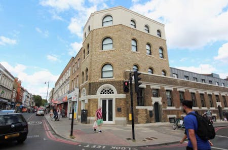 138 Stoke Newington High Street, London, Office / Retail To Let - extirior.jpg
