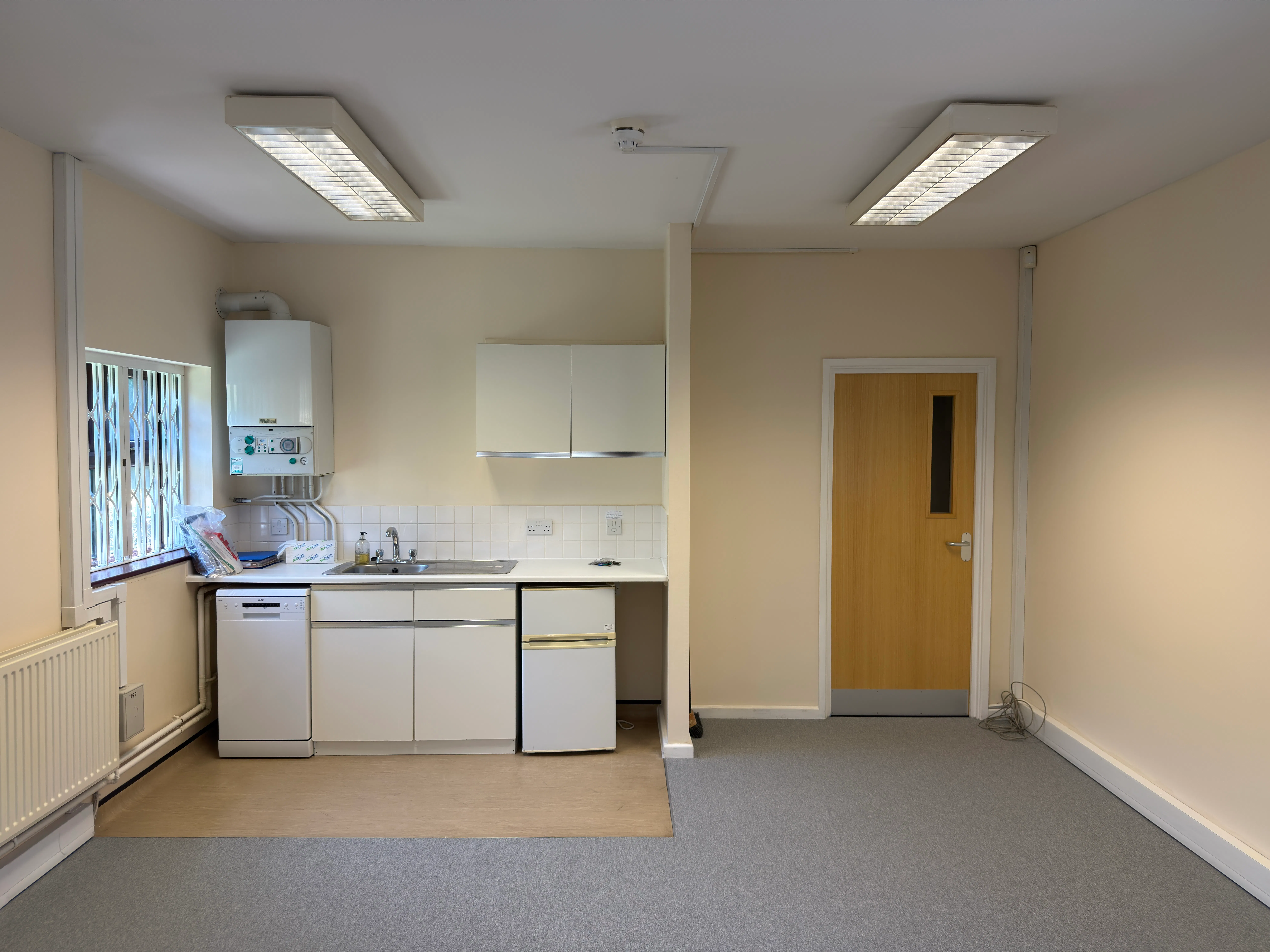 Office Suite, Unit 7 Lidstone Court, Slough, Offices To Let - 20260706_115528796_iOS.jpg