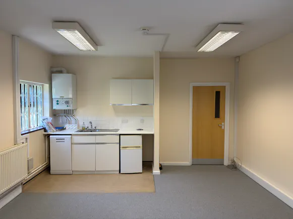 Office Suite, Unit 7 Lidstone Court, Slough, Offices To Let - 20260706_115528796_iOS.jpg