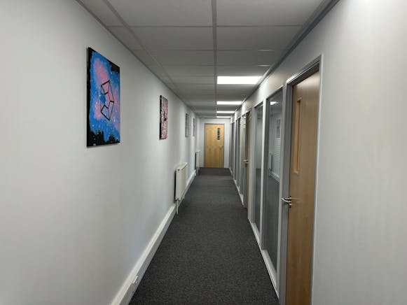 Units A & C Knaves, Beech Way, High Wycombe, Offices To Let - 20250121_122853865_iOS.jpg
