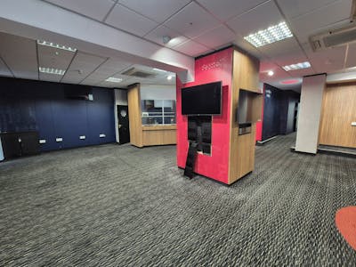 581-585 Wilbraham Road, Manchester, Retail To Let - 20251112_134336.jpg