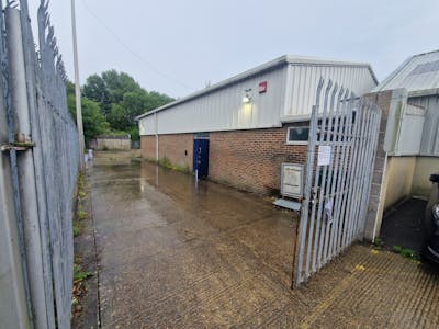 24 Palmers Road, Emsworth, Industrial / Motortrade / Trade Counter / Warehouse For Sale - 20250612_105546.jpg
