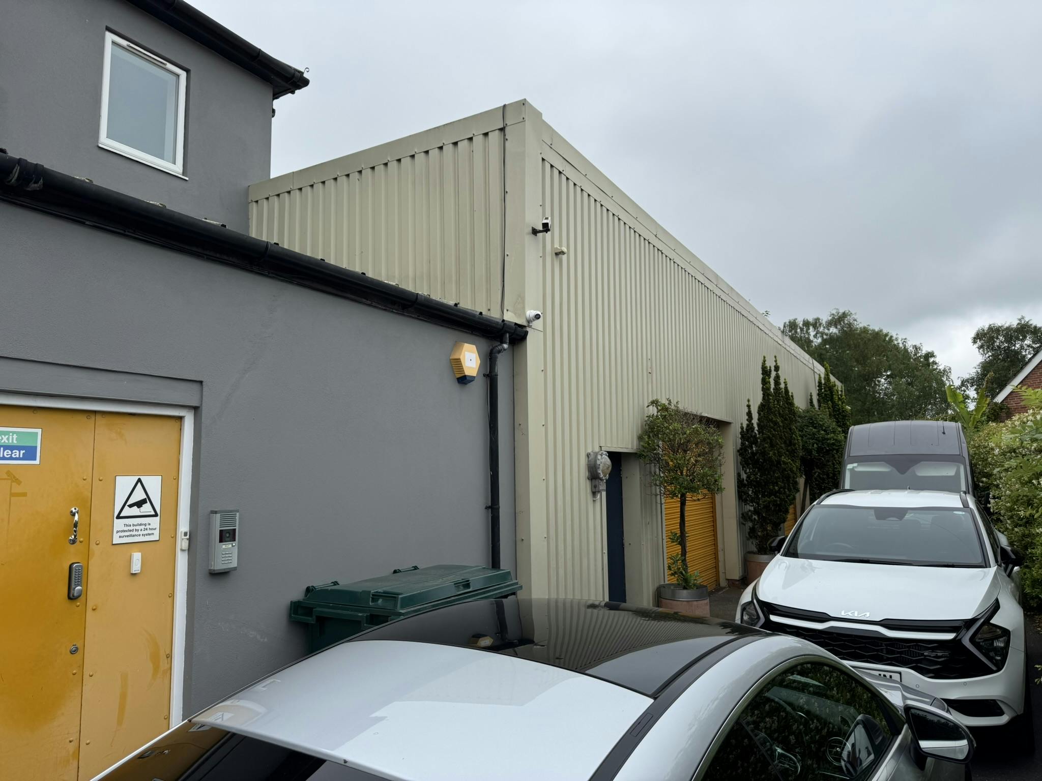 46 Station Road, Chertsey, Industrial / Warehouse To Let - IMG_4715.JPEG