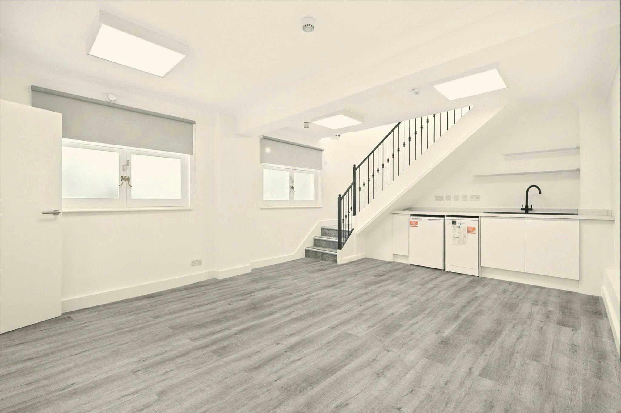 Office in London - photo 3