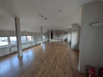 Yoga Studio, 1A Angel Court, Godalming, Leisure / Retail To Let - 9533.jpg