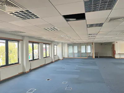 Ashdown House, Crawley, Office For Sale - IMG_1169.JPG