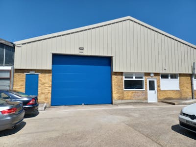 Unit 1B, Chertsey Road Industrial Estate, West Byfleet, Industrial/Logistics / Trade Counter / Trade Counter / Showroom / Warehouse / Industrial / Warehouse To Let - 20240507_122541.jpg