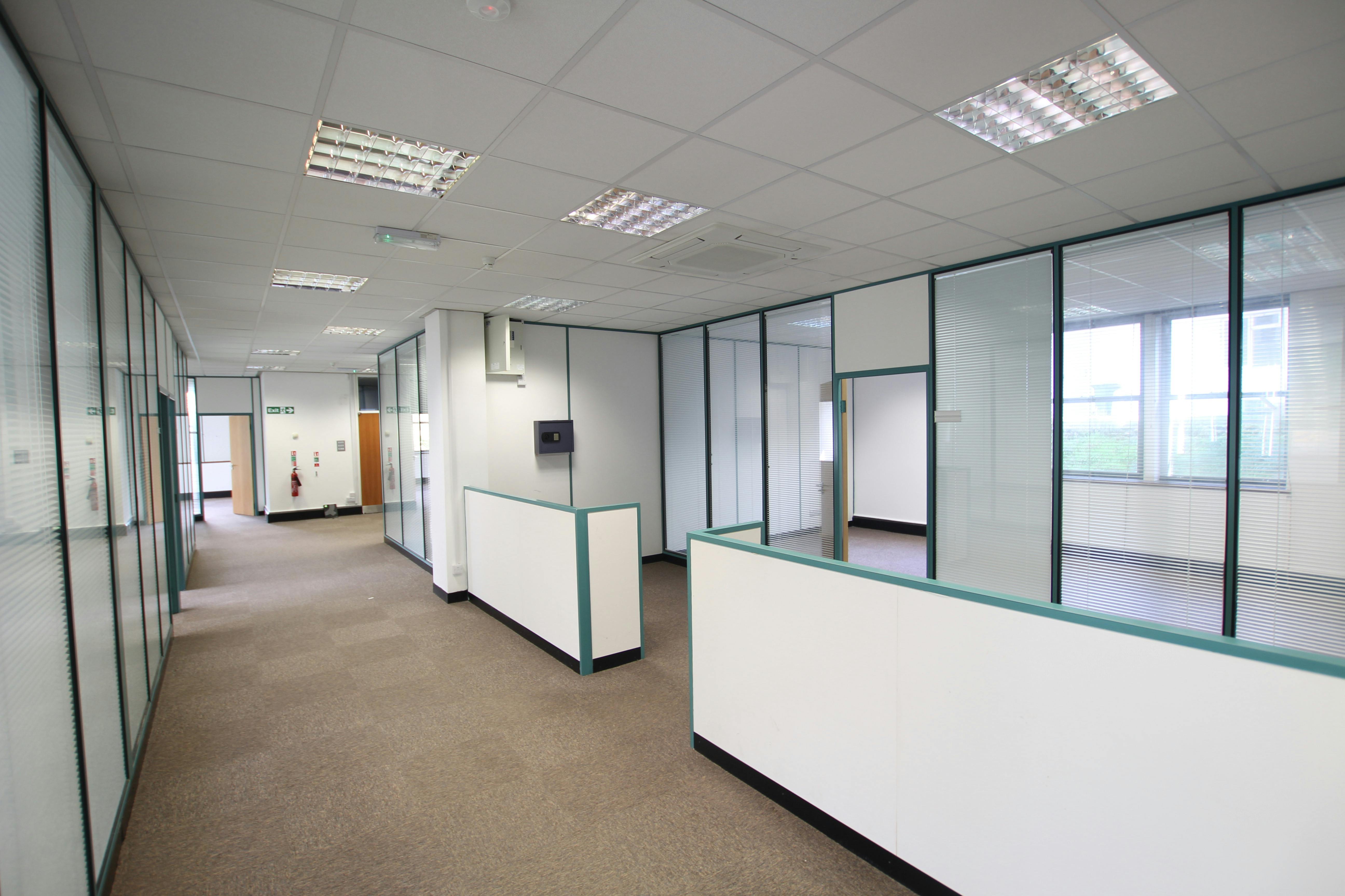 Bentley Hall, Alton, D1 (Medical/ Education) / Offices To Let - IMG_4300.JPG