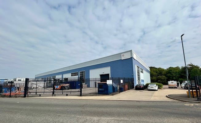Units 5 & 6 South Cargo Centre, Feltham, Heathrow, Industrial To Let - Kato Main.jpg