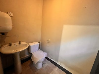 Unit 3, Montpellier Mews, Harrogate, Retail To Let - IMG_7723.jpeg