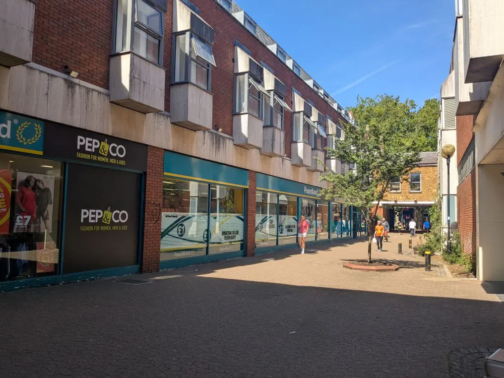 1-6 Malthouse Walk, Banbury, A3 (Restaurants and Cafes) / Leisure / Office / Retail To Let / For Sale - PXL_20260810_123600204.jpg