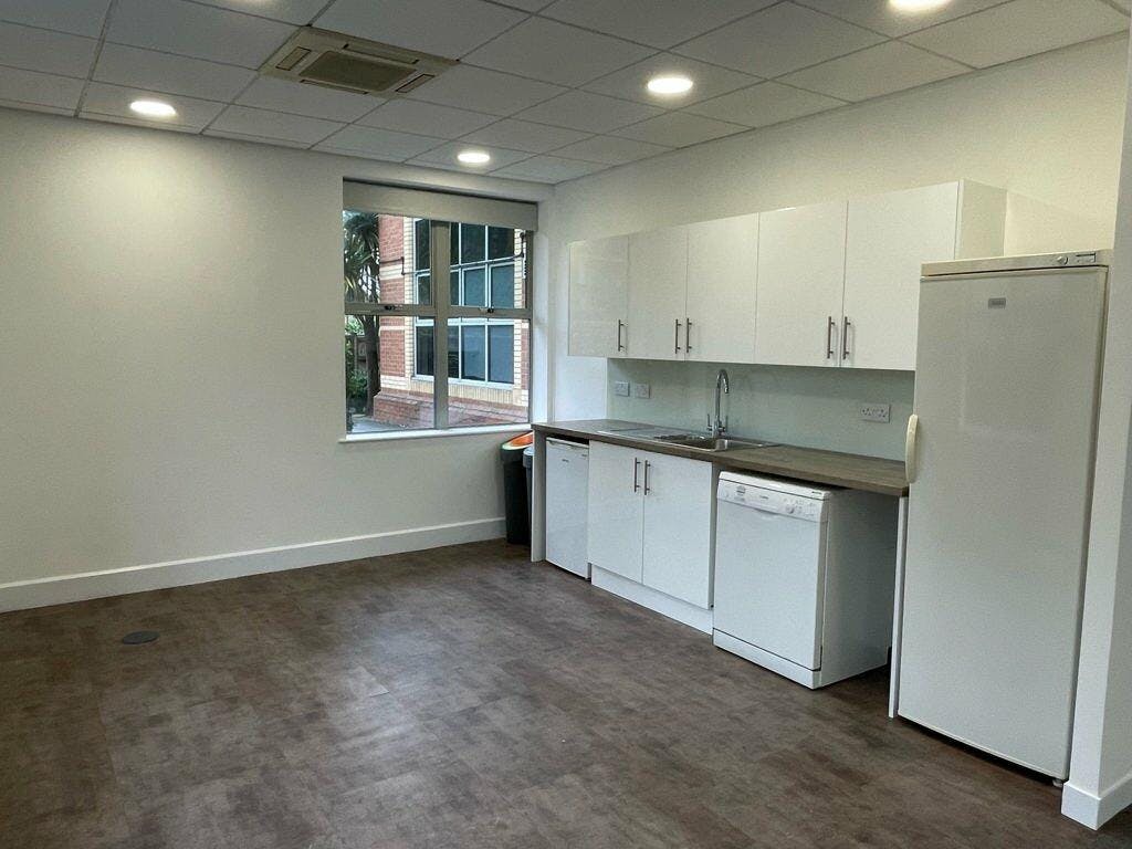 Office in Maidenhead - photo 4