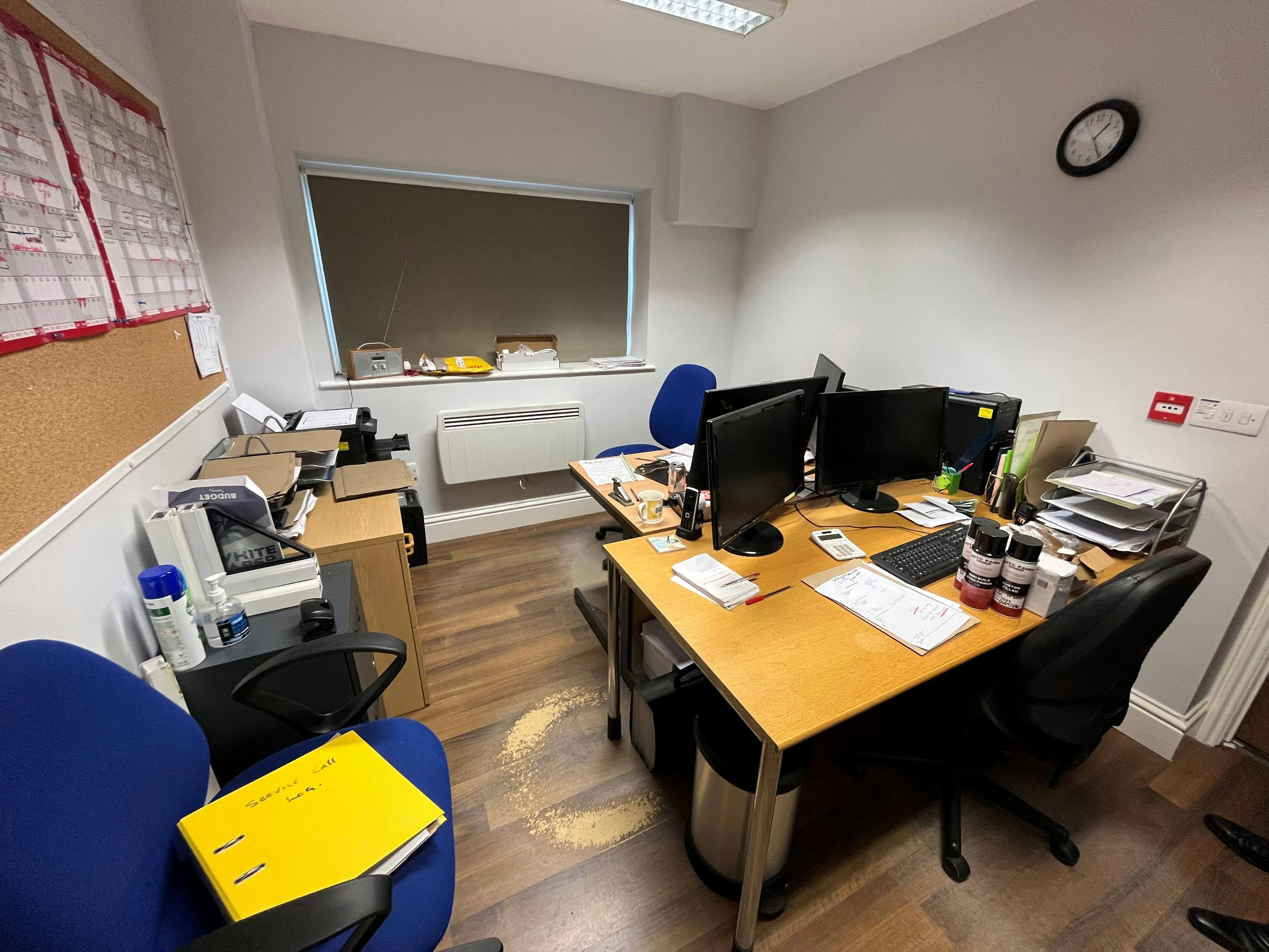 Industrial Unit in Eastleigh - photo 2