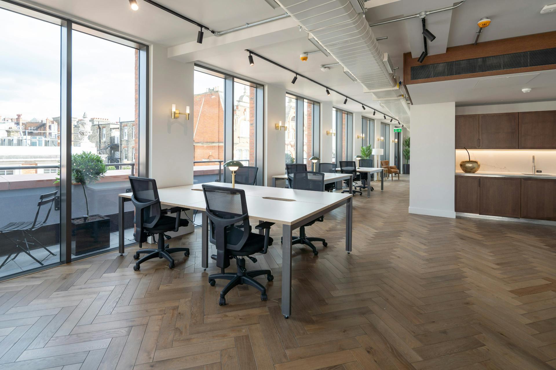 Office in London - photo 4