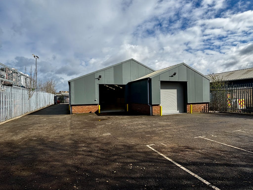 Unit 2 Eastern Avenue Dunstable secure rear yard