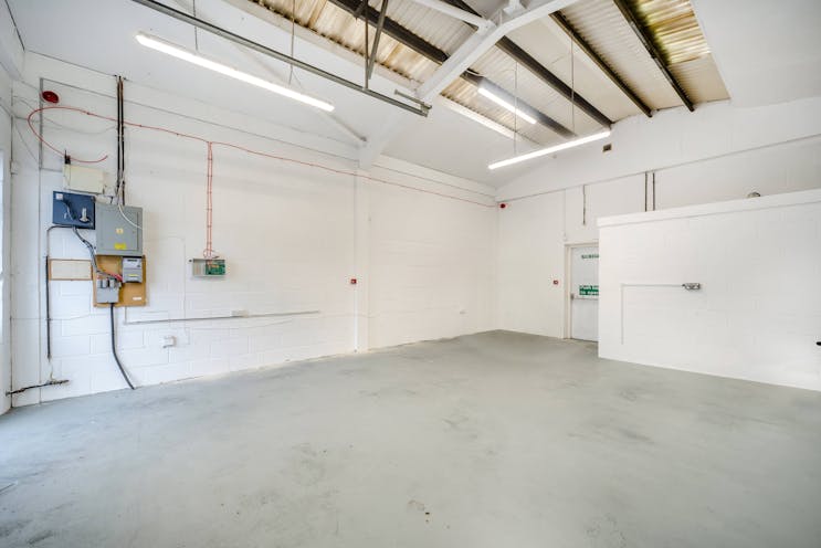 Unit 14 Robert Cort Industrial Estate, Reading, Industrial / Warehouse To Let - Unit 14