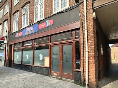 11 Hermitage Road, Hitchin, A3 (Restaurants and Cafes) / Cafe (A1) / Class E Retail / Leisure / E Class restaurant (with extract) / E Class Retail / Leisure (no extract - Open A1) / Food & Beverage / Leisure / Restaurant / Restaurant / Cafe / Retail / High Street Retail / Retail - In Town / Wellbeing To Let - Image 2