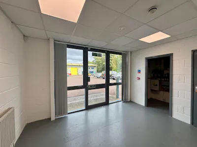 Unit 11b, The Courtyard, Llandarcy, Industrial / Office To Let - 5.jpg