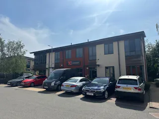 29 High View Close, Leicester To Let - 4.jpg
