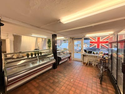 17 High Street, Westerham, Retail To Let - WhatsApp Image 20251213 at 154531 3.jpeg