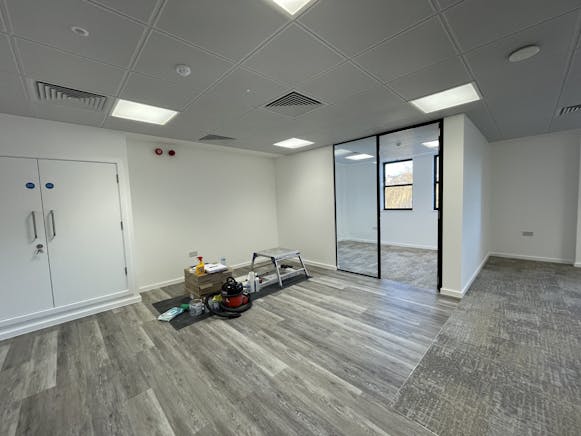 Hays House, Guildford, Offices To Let - IMG_5789.JPG