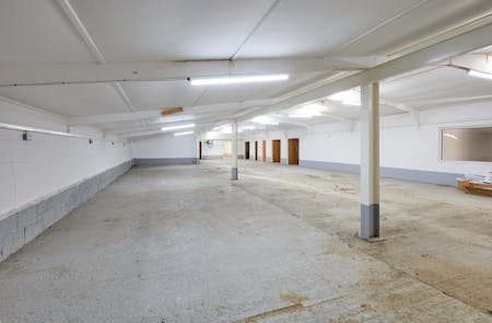 Hatch End Industrial Estate, Bicester, Industrial/Logistics To Let - Unit 2 Int.jpg