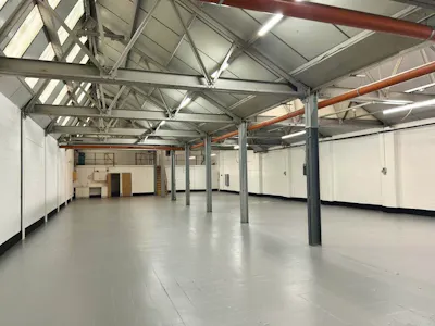 Unit 9a Britannia Estate, Leagrave Road, Luton, Industrial / Industrial/Logistics To Let - Image 3.jpg
