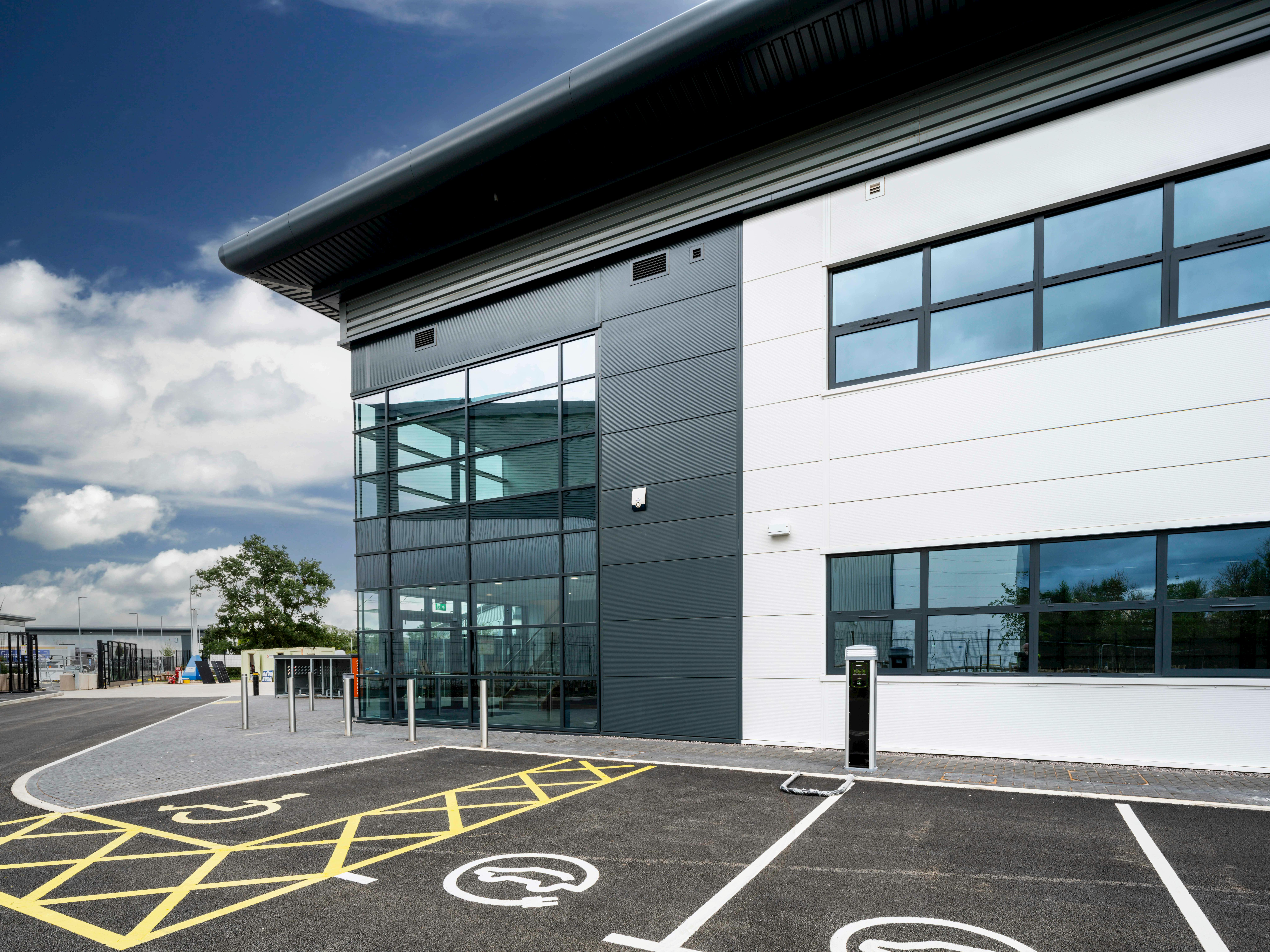 Industrial Unit in Worcester - photo 3