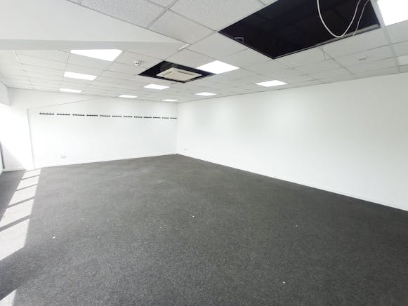 Unit 4, Kendal Court, Park Royal, Industrial / Warehouse To Let - 6 .jpg