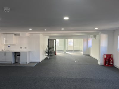 Second Floor Offices, 79-81 High Street, Marlow, E (Commercial / Business / Service) / Office To Let - 20251104_133438086_iOS.jpg